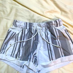 Lululemon shorts white and grey